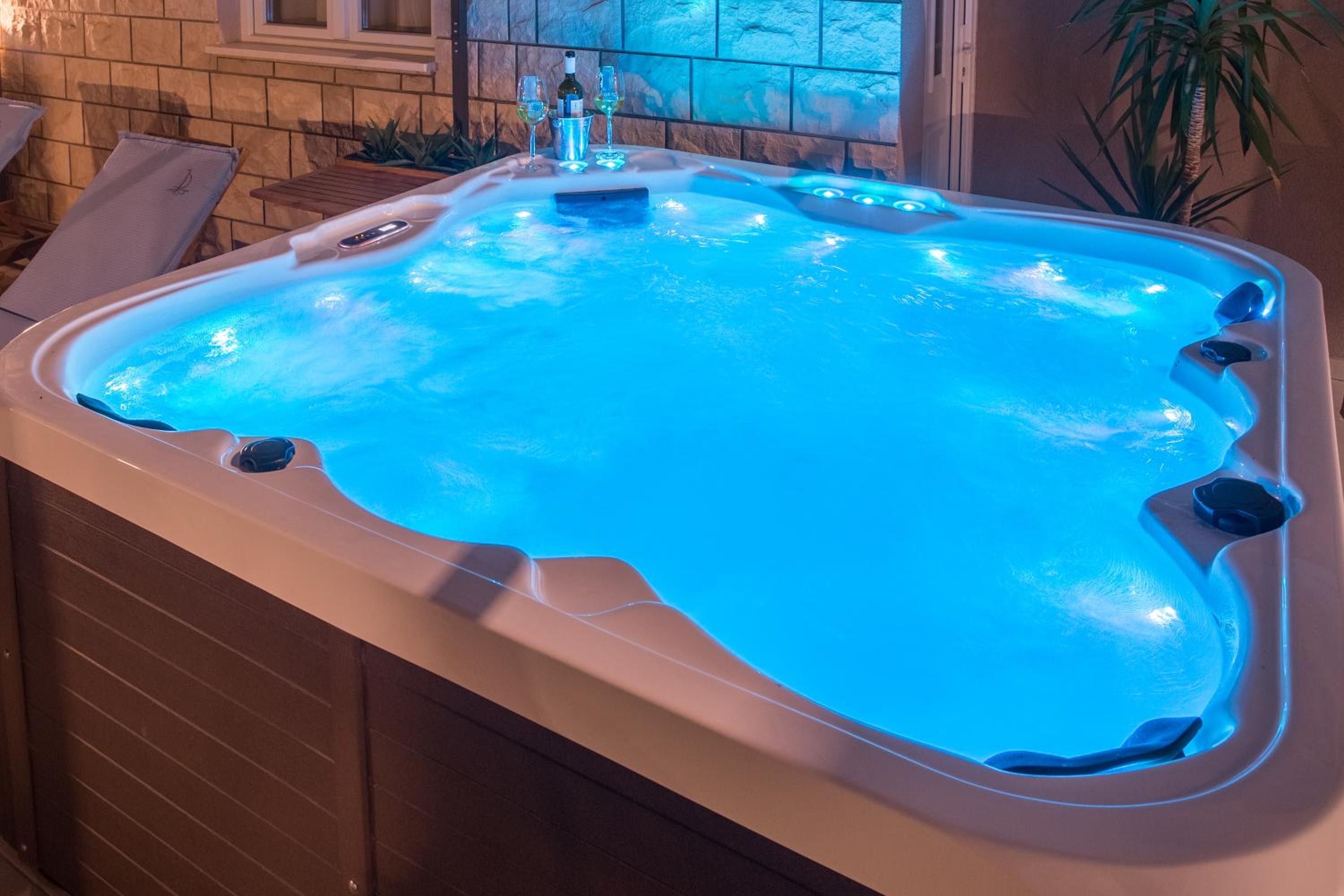 Villa Sara Family Villa with Pool and Jacuzzi Imotski Makarska Region