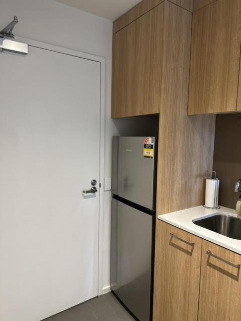 Modern One Bedroom Apartment at Morphett- In the Heart of Adelaide