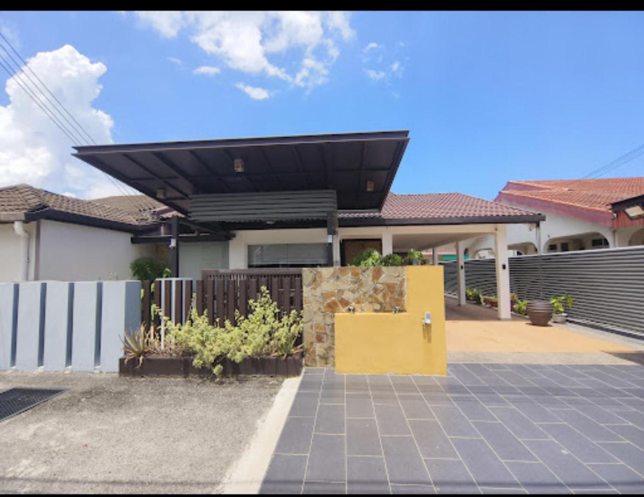 Pelita Commercial Centre Homestay 百丽达商圈民宿 9pax photo 2