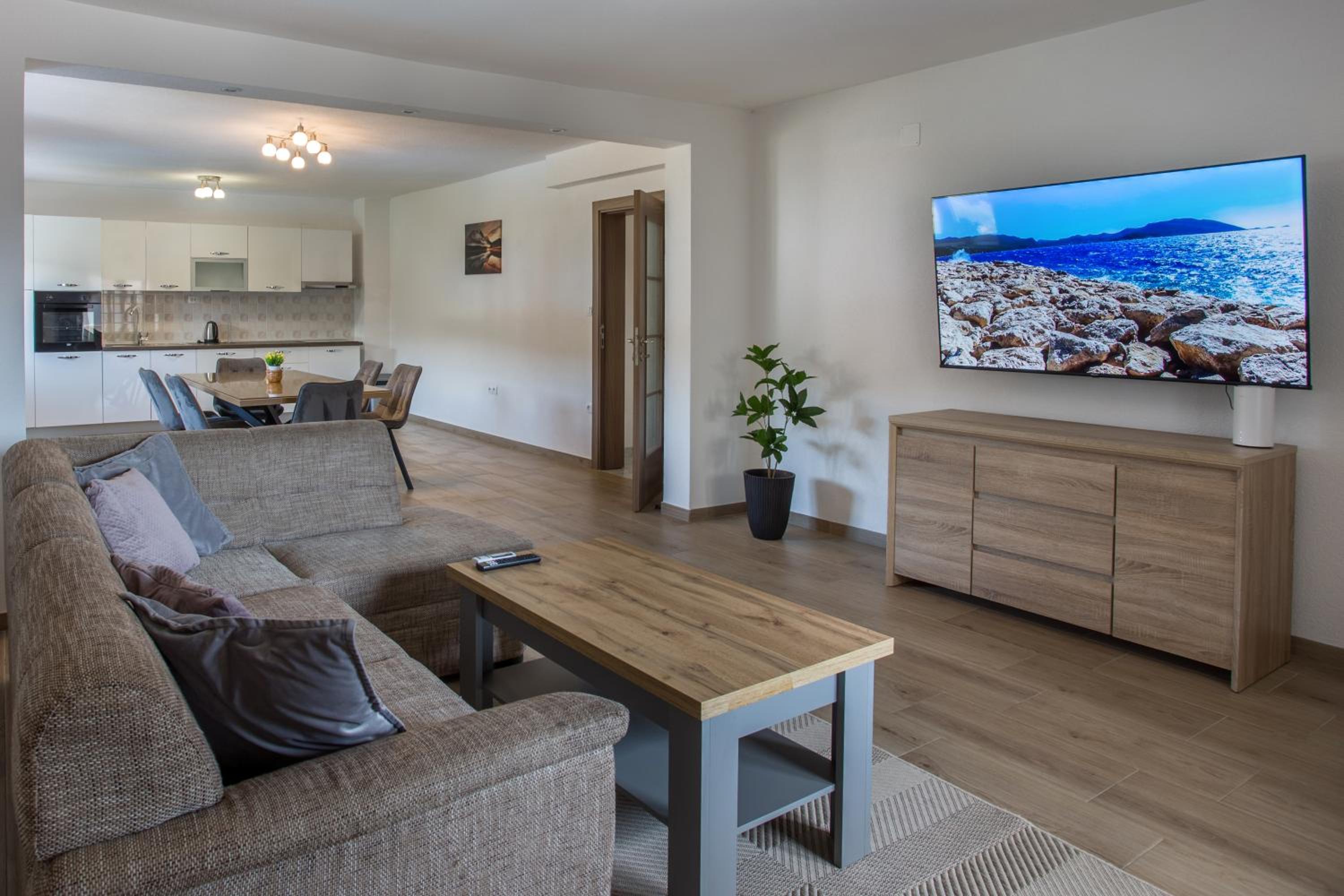 Villa Sara Family Villa with Pool and Jacuzzi Imotski Makarska Region
