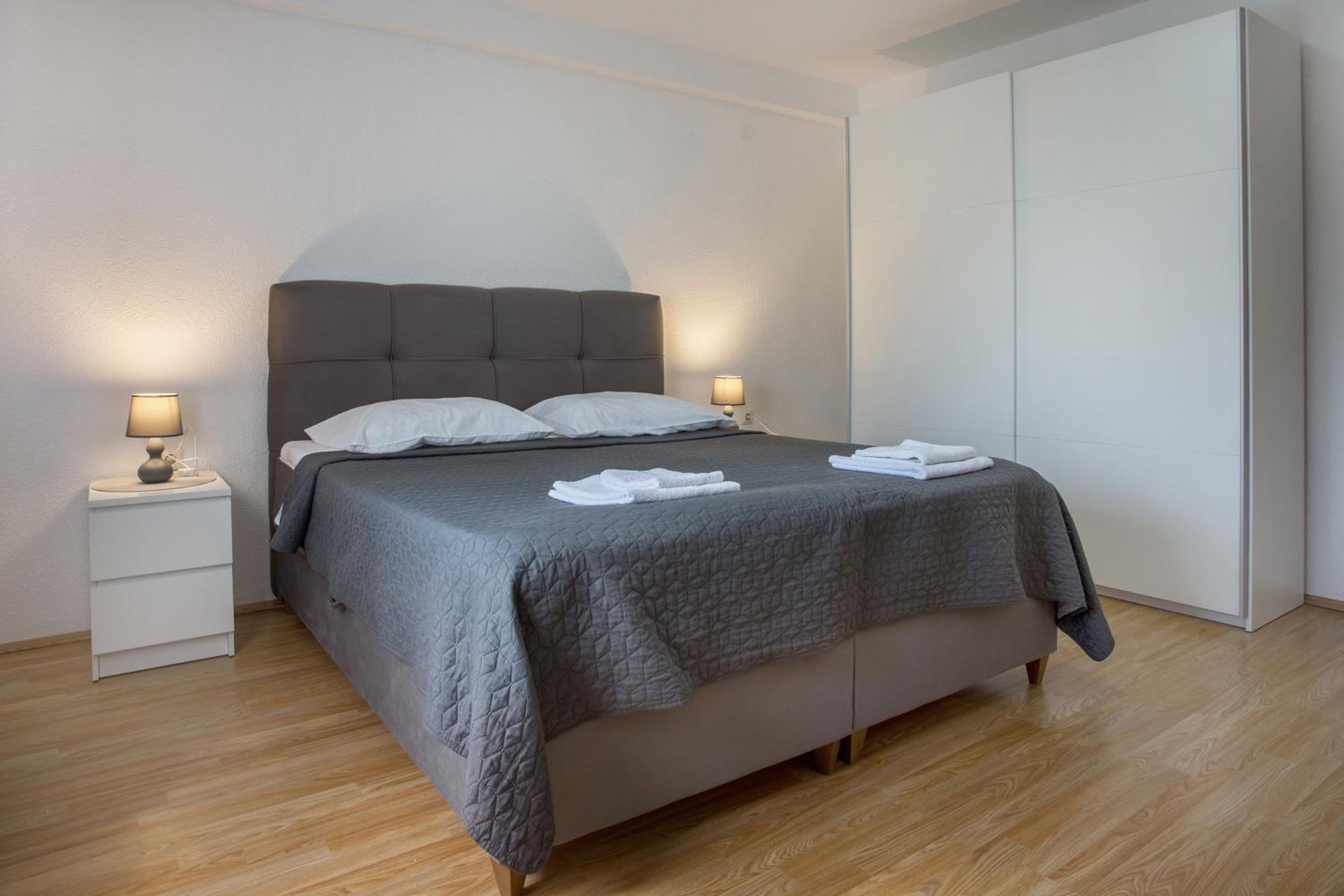 Villa Sara Family Villa with Pool and Jacuzzi Imotski Makarska Region