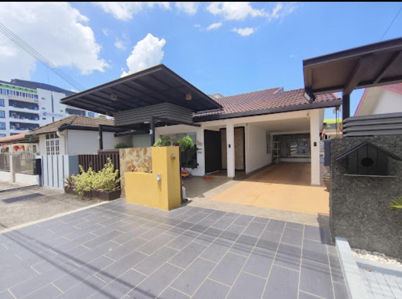 Pelita Commercial Centre Homestay 百丽达商圈民宿 9pax photo 3