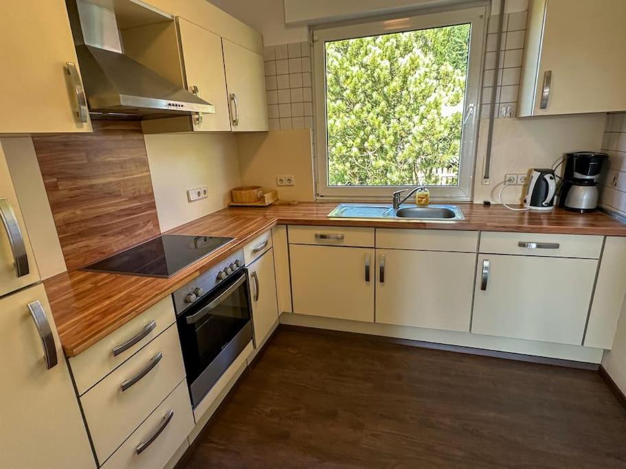 Benedenappartement in Winterberg met uitzicht en balkon