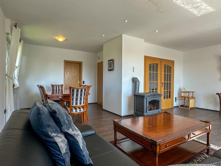 Benedenappartement in Winterberg met uitzicht en balkon