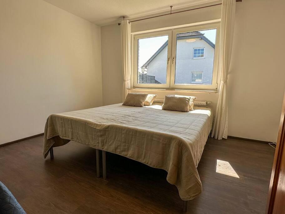 Benedenappartement in Winterberg met uitzicht en balkon