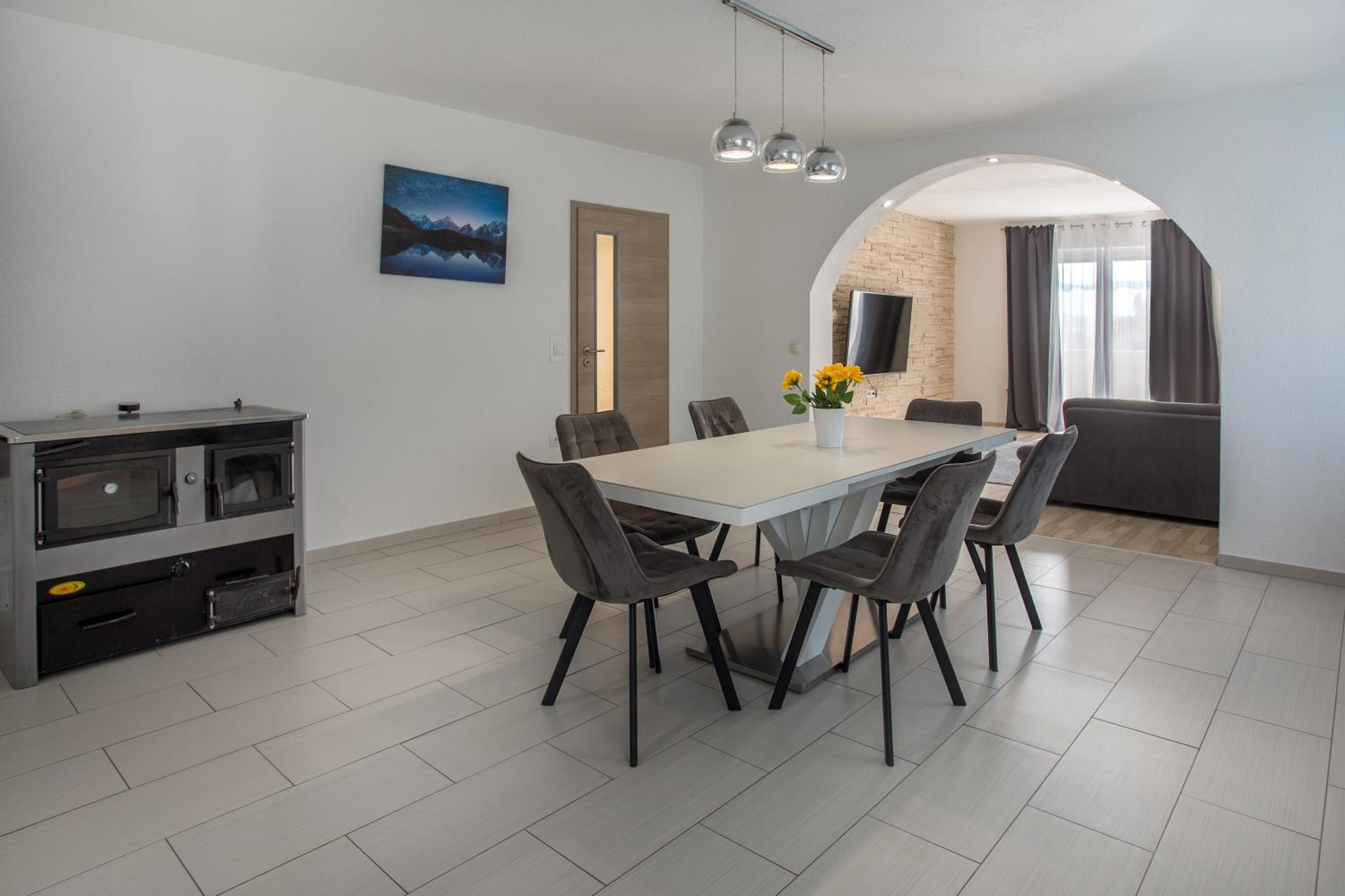Villa Sara Family Villa with Pool and Jacuzzi Imotski Makarska Region