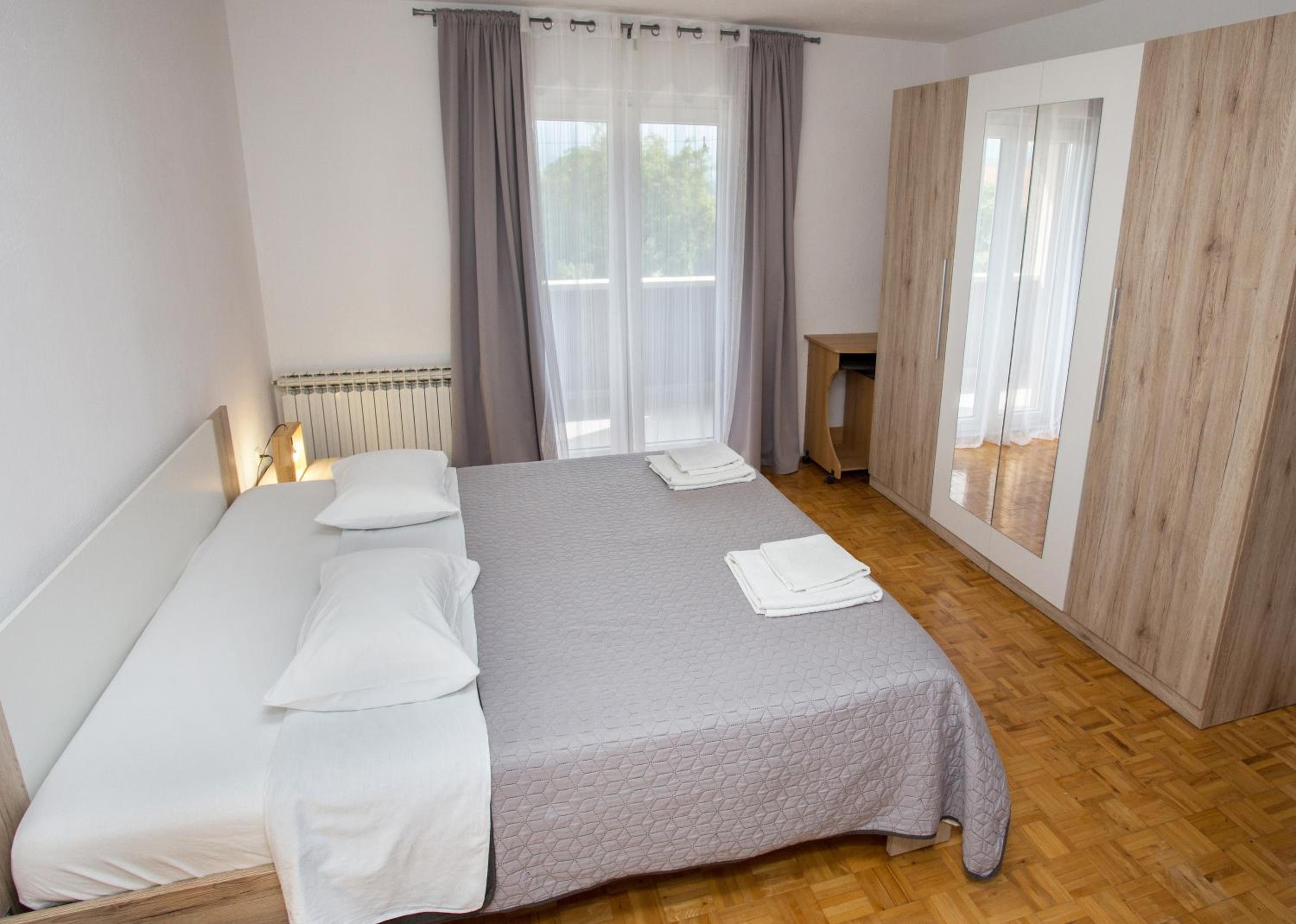 Villa Sara Family Villa with Pool and Jacuzzi Imotski Makarska Region