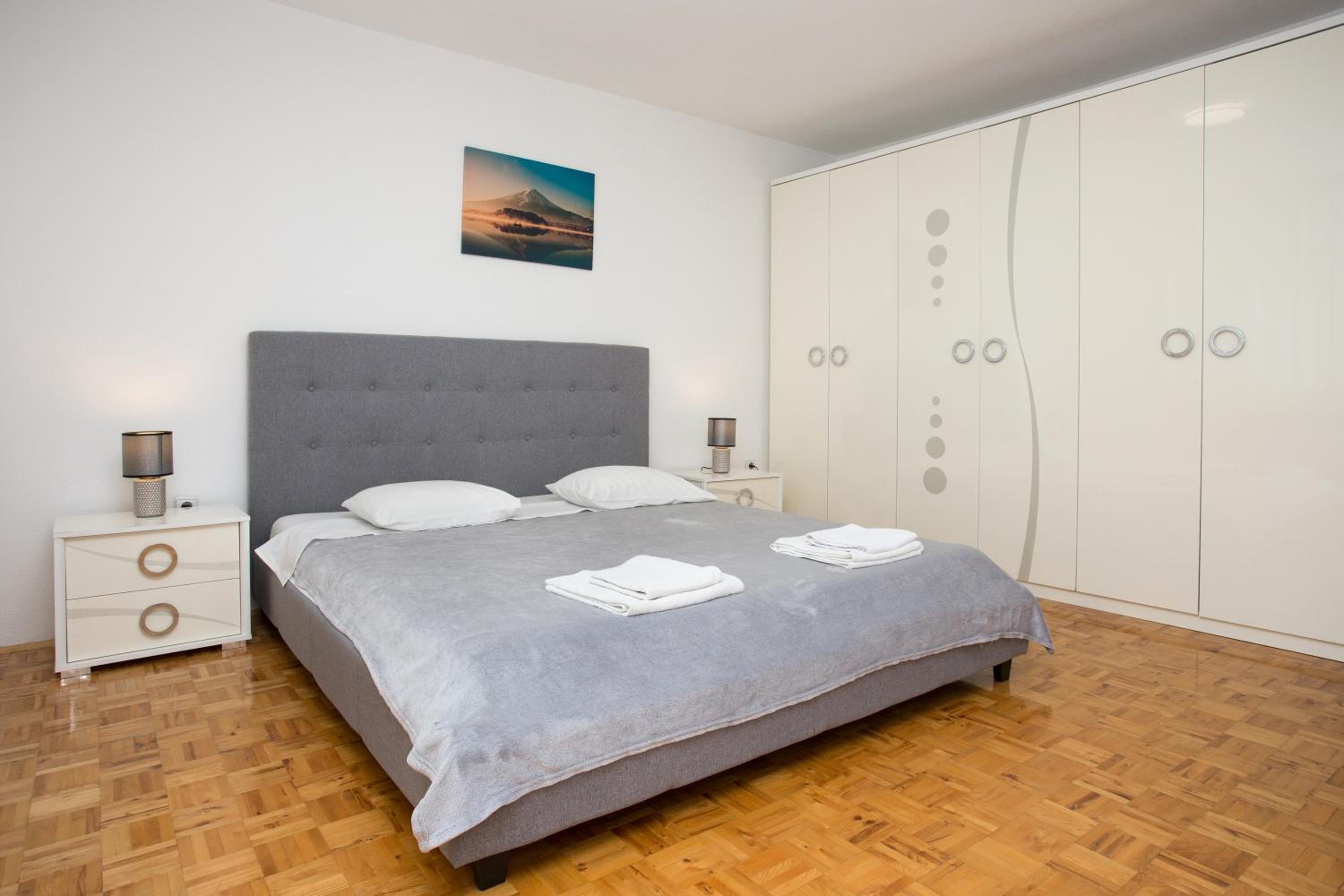 Villa Sara Family Villa with Pool and Jacuzzi Imotski Makarska Region