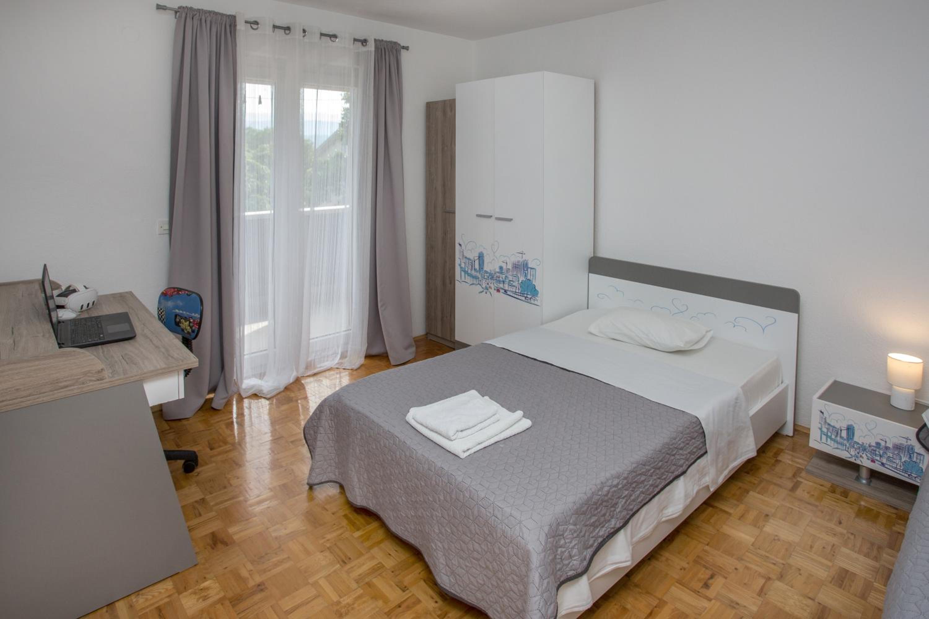 Villa Sara Family Villa with Pool and Jacuzzi Imotski Makarska Region