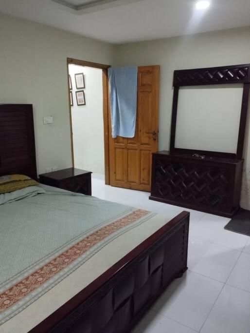3 Bed Furnished Apartment view 2