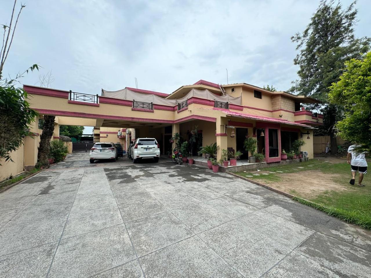 Casa Blanca Boutique Guesthouse Islamabad