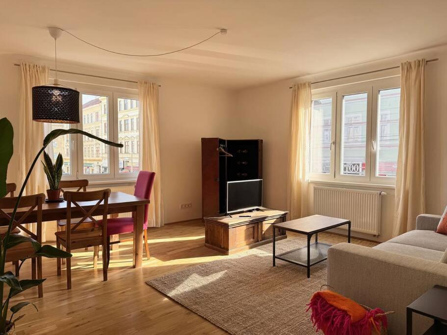 Sonnige Wohnung beim Yppenplatz