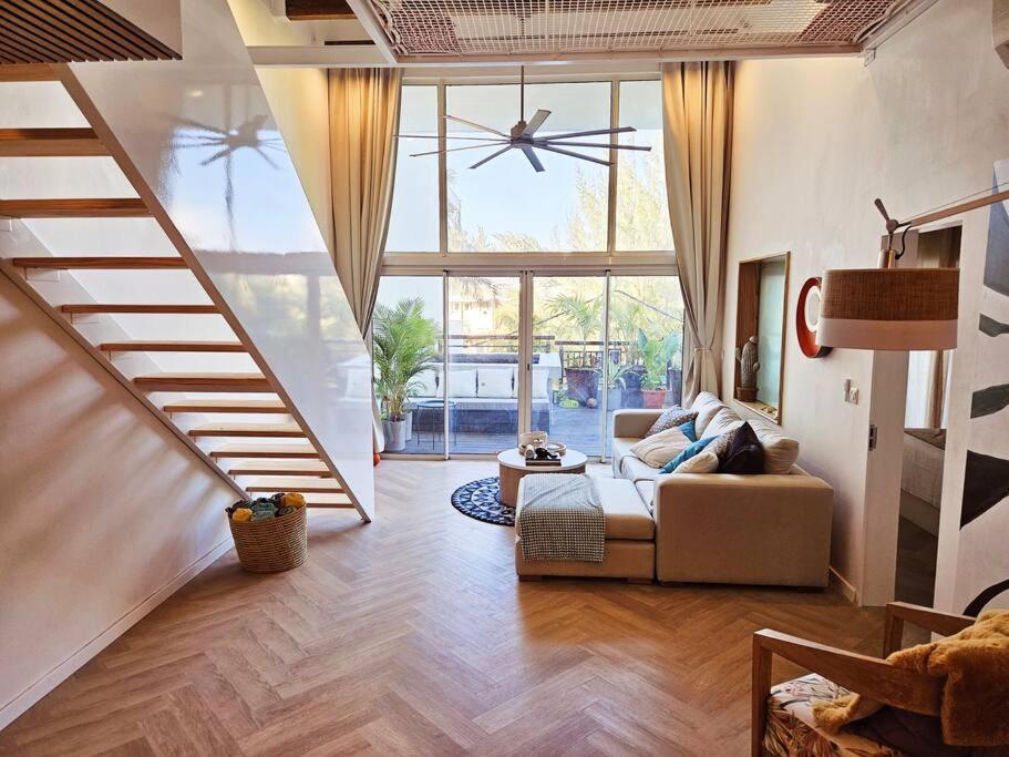 Seaside 3 suites Penthouse with Pool Gym & BBQ Terrace photo 5