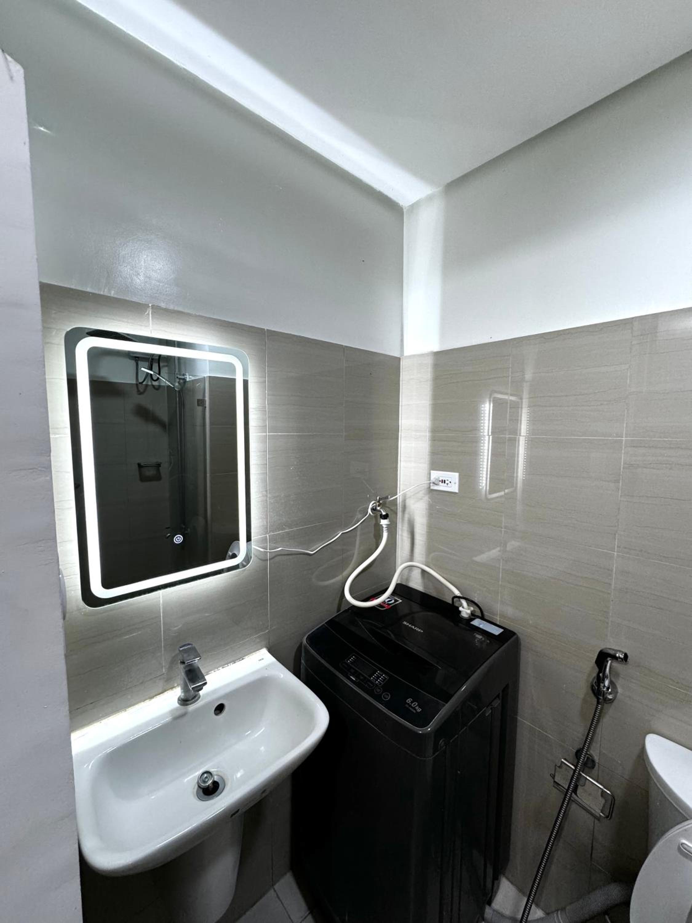 European Inspired Shore 2 Residences view 4