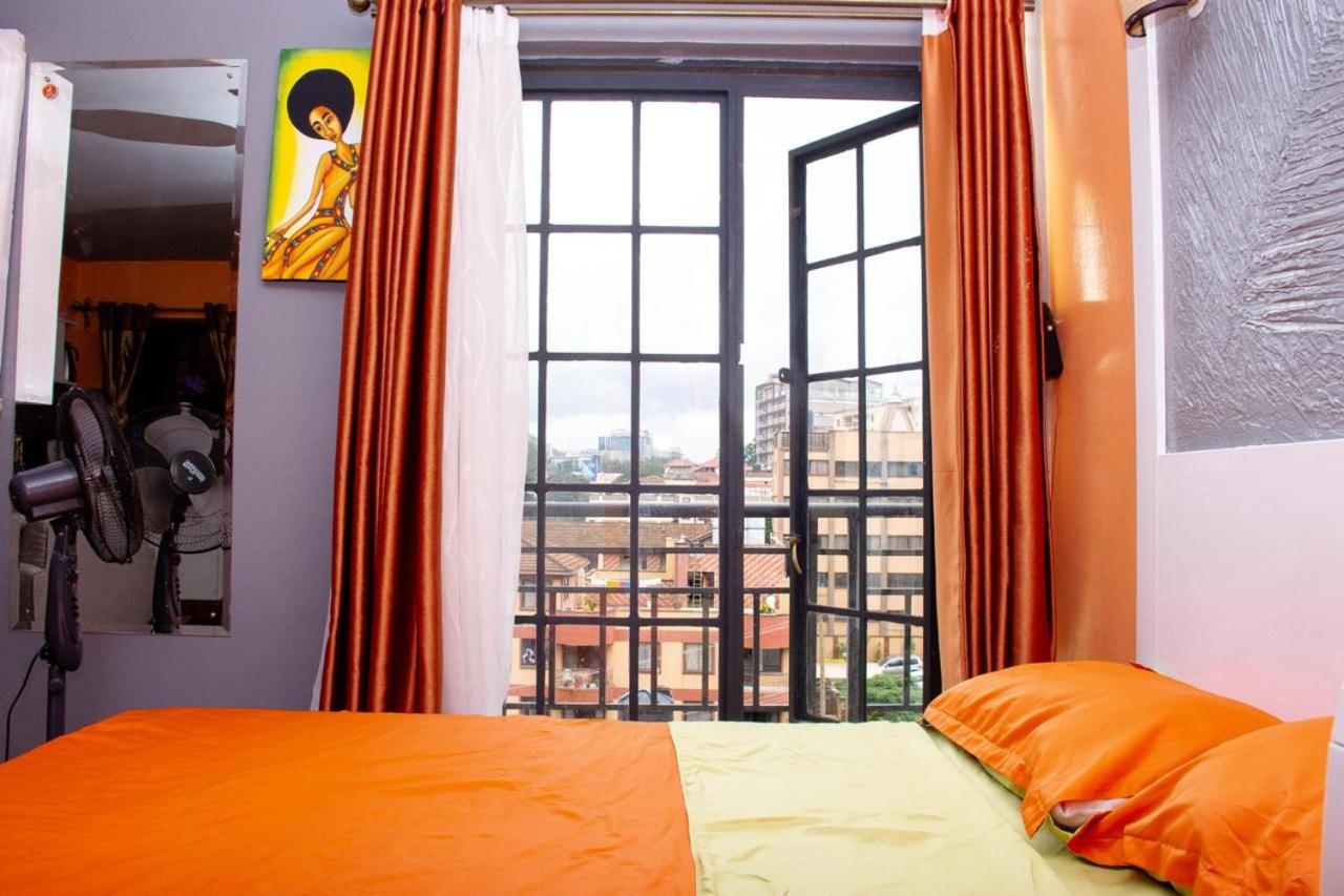 TASTEFULLY-FURNISHED GRAND MID-TOWN SUITEs view 3