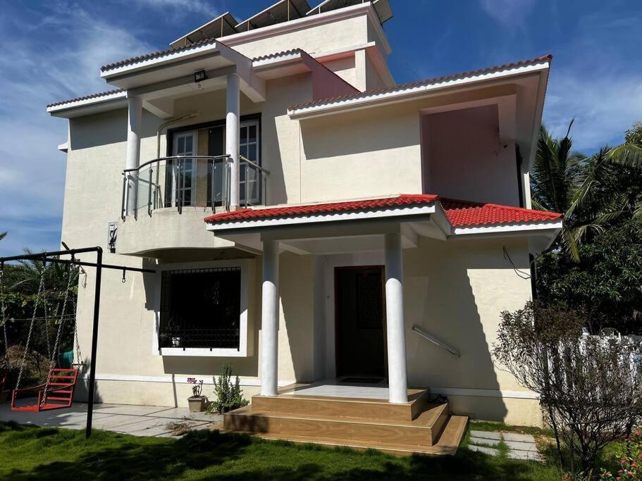Abb Villa, Bordi view 3
