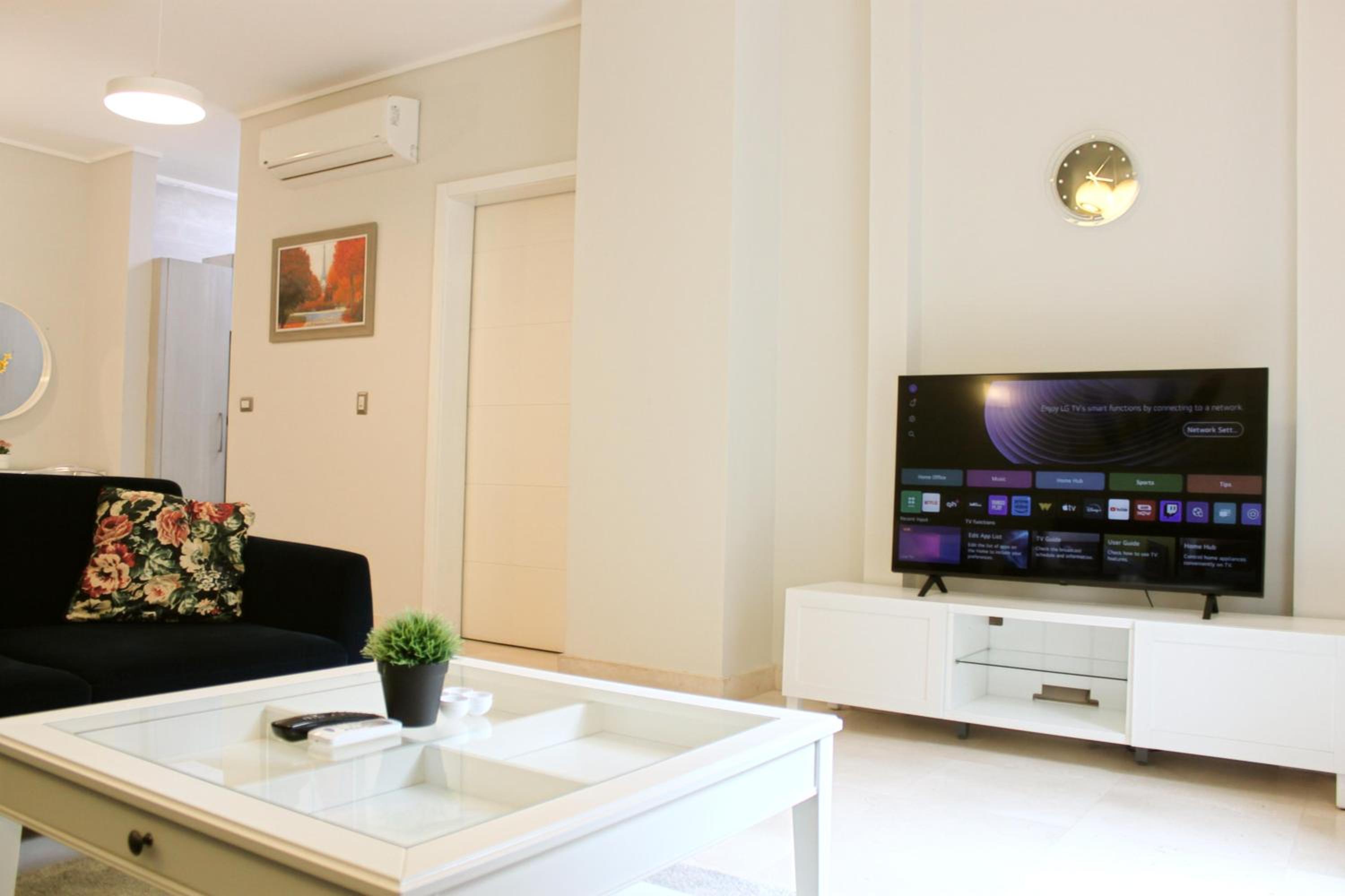 Private Garden 1BR Apt in Palm Hills AUC New Cairo