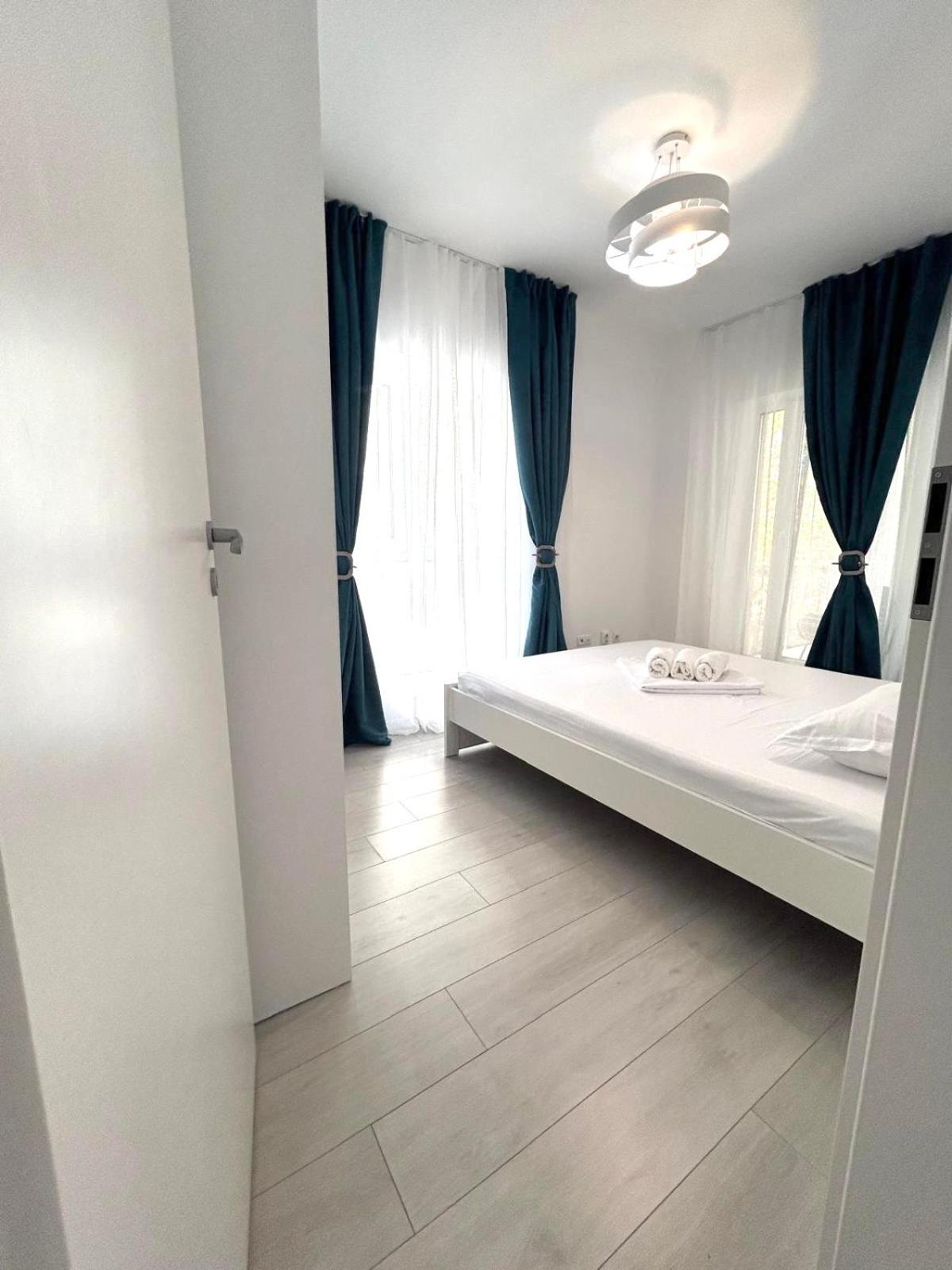 Apartment near Airport FREE Parking Toscana view 3
