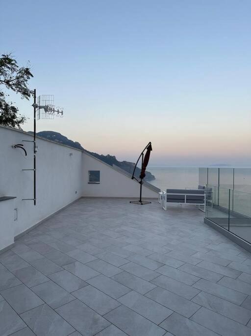 Chez Elena with shared terrace overlooking the sea photo 4