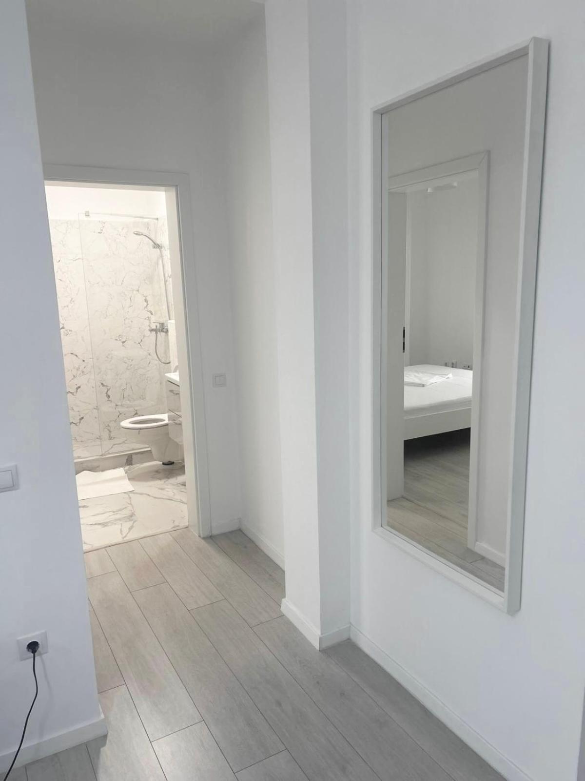 Apartment near Airport FREE Parking Toscana view 4