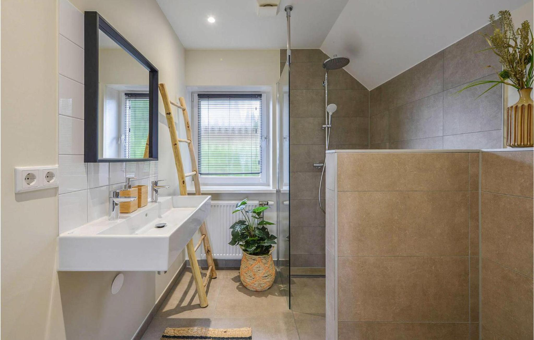 Nice Home In Kerkdriel With Kitchen view 4