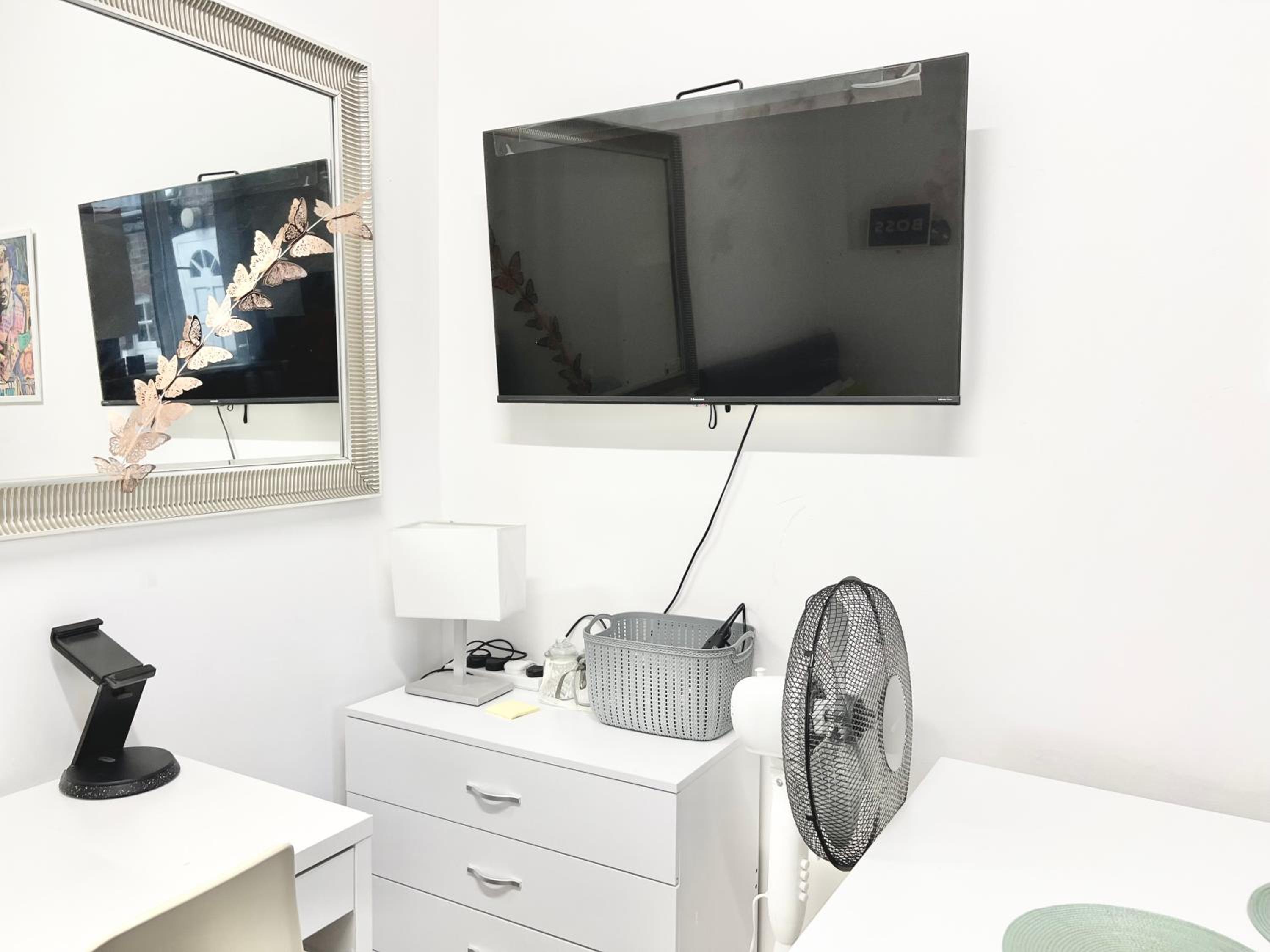 Complete Central Flat Netflix and Fast WiFi