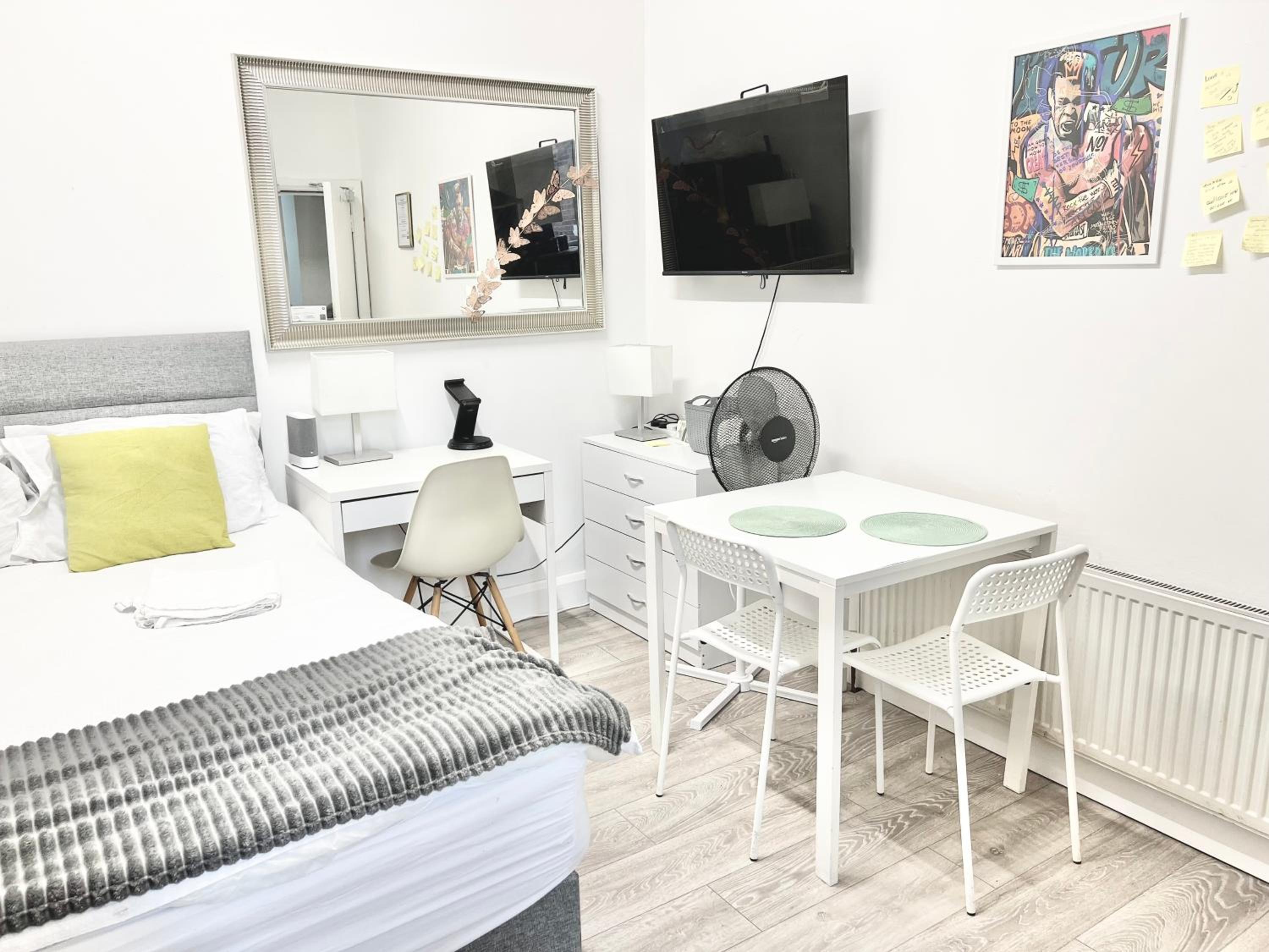 Complete Central Flat Netflix and Fast WiFi