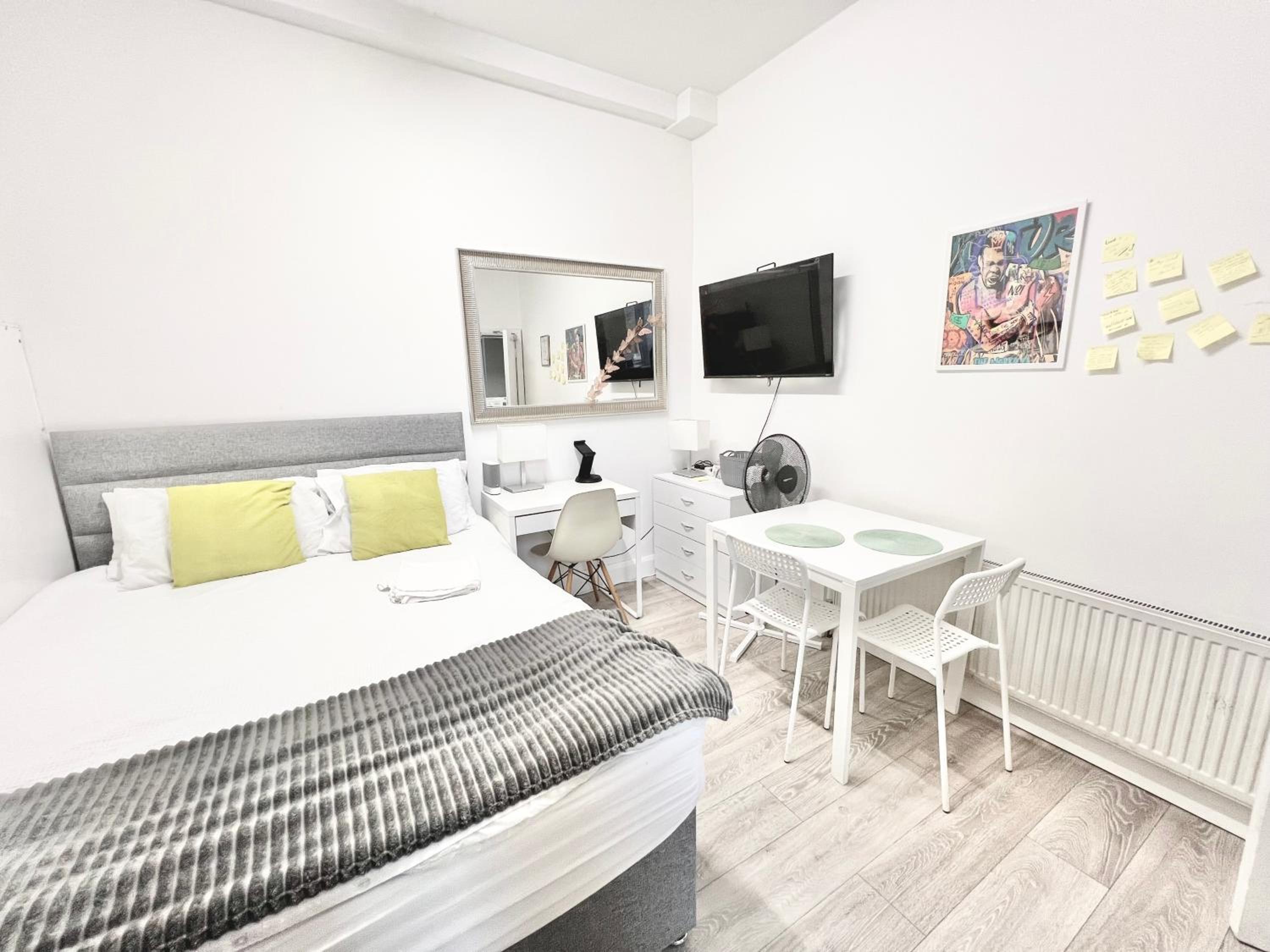 Complete Central Flat Netflix and Fast WiFi