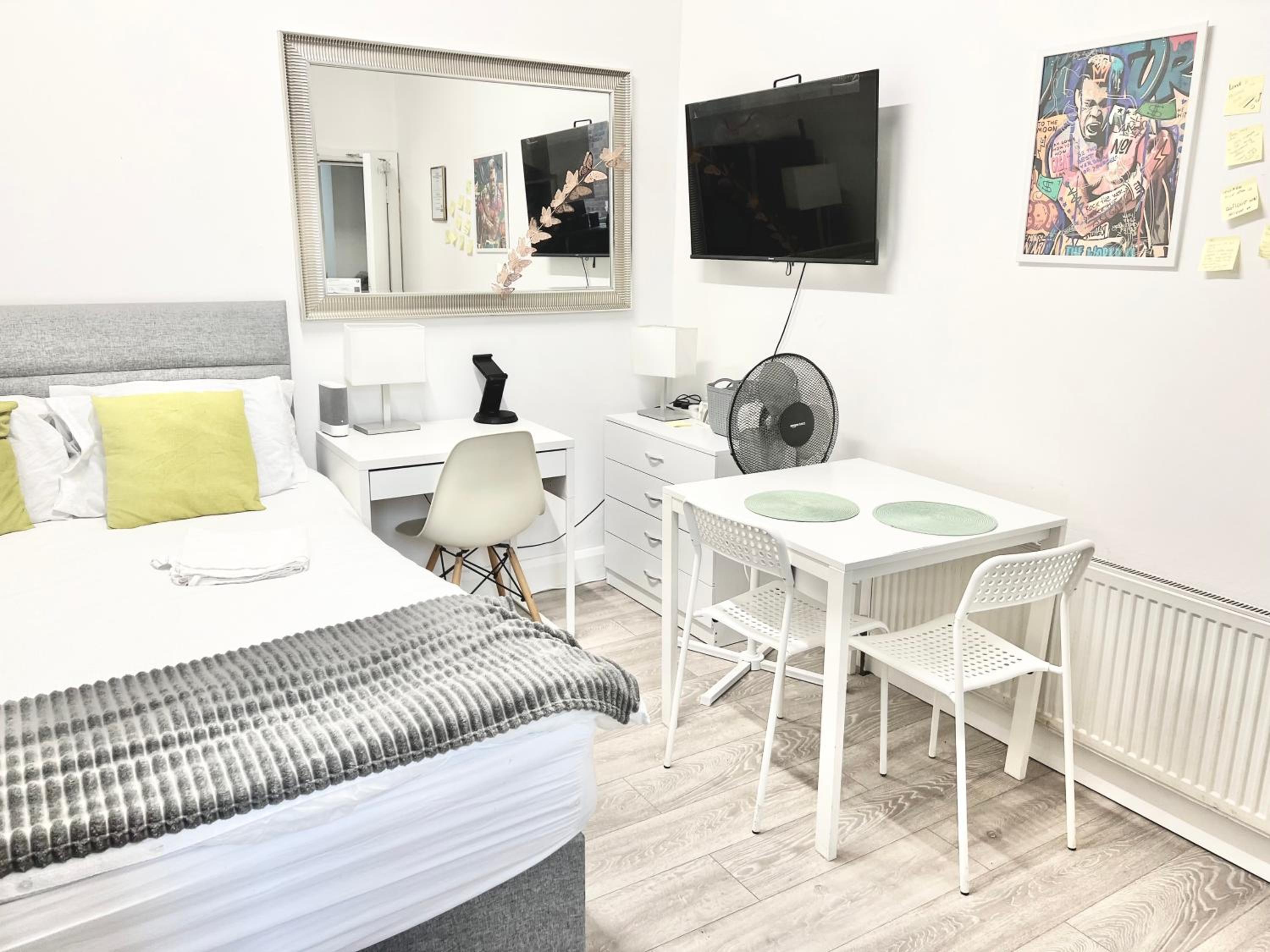 Complete Central Flat Netflix and Fast WiFi