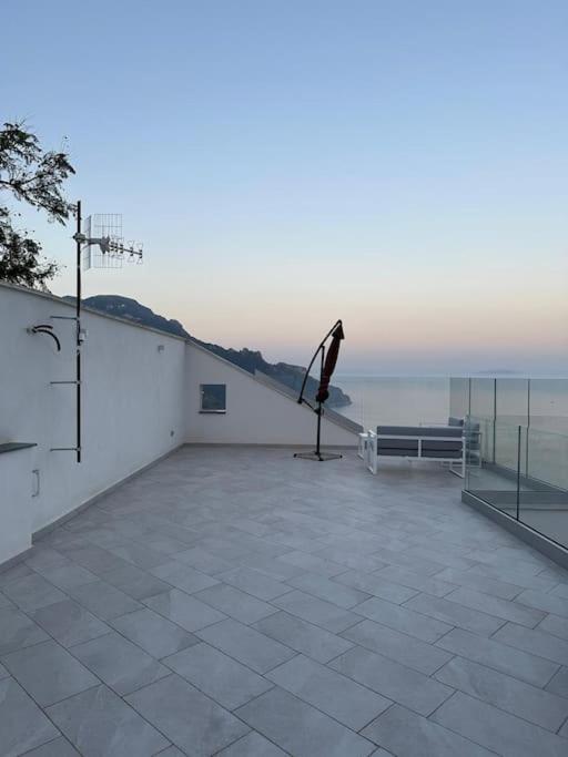 Chez Moira apartment with seaview photo 3