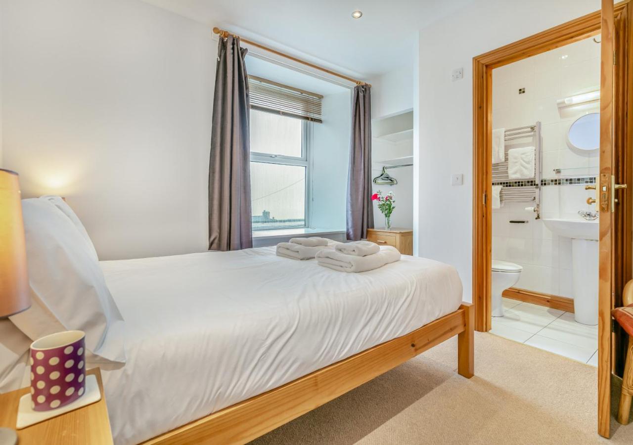 3 Bed in Porthleven oc-atlant