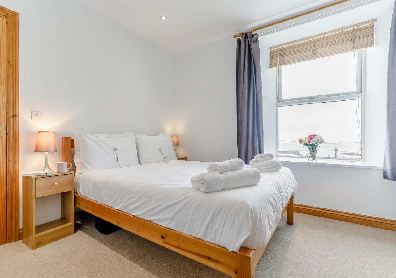 3 Bed in Porthleven oc-atlant