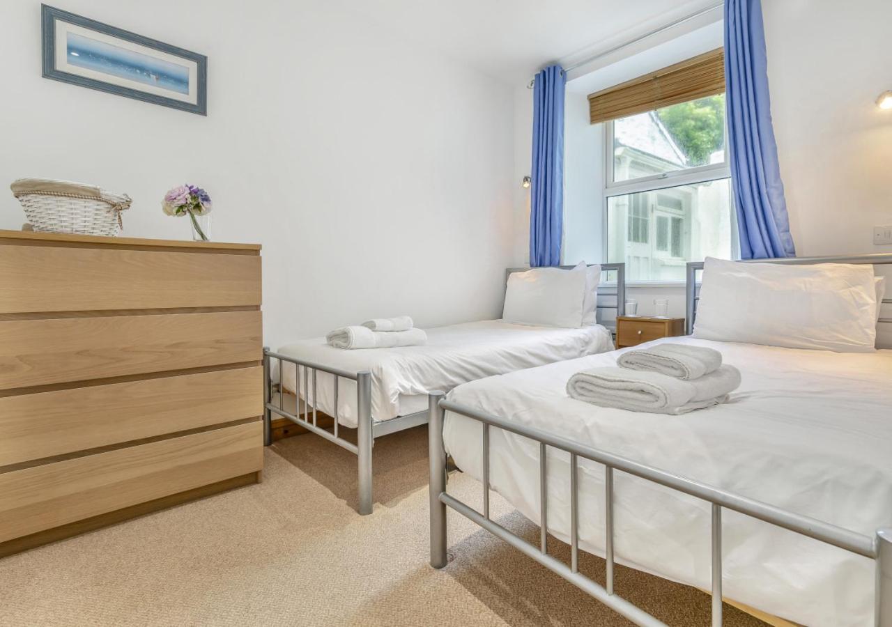 3 Bed in Porthleven oc-atlant