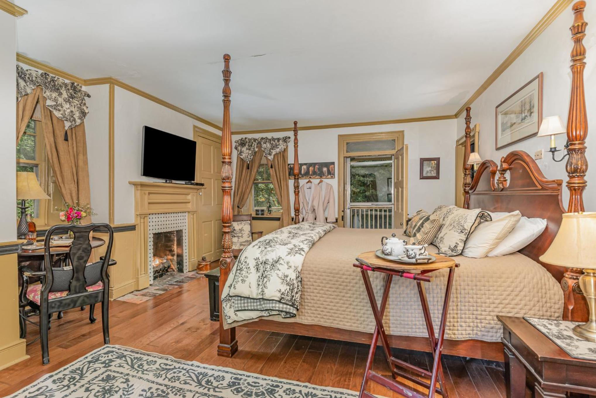 Fallen Tree Farm Bed and Breakfast