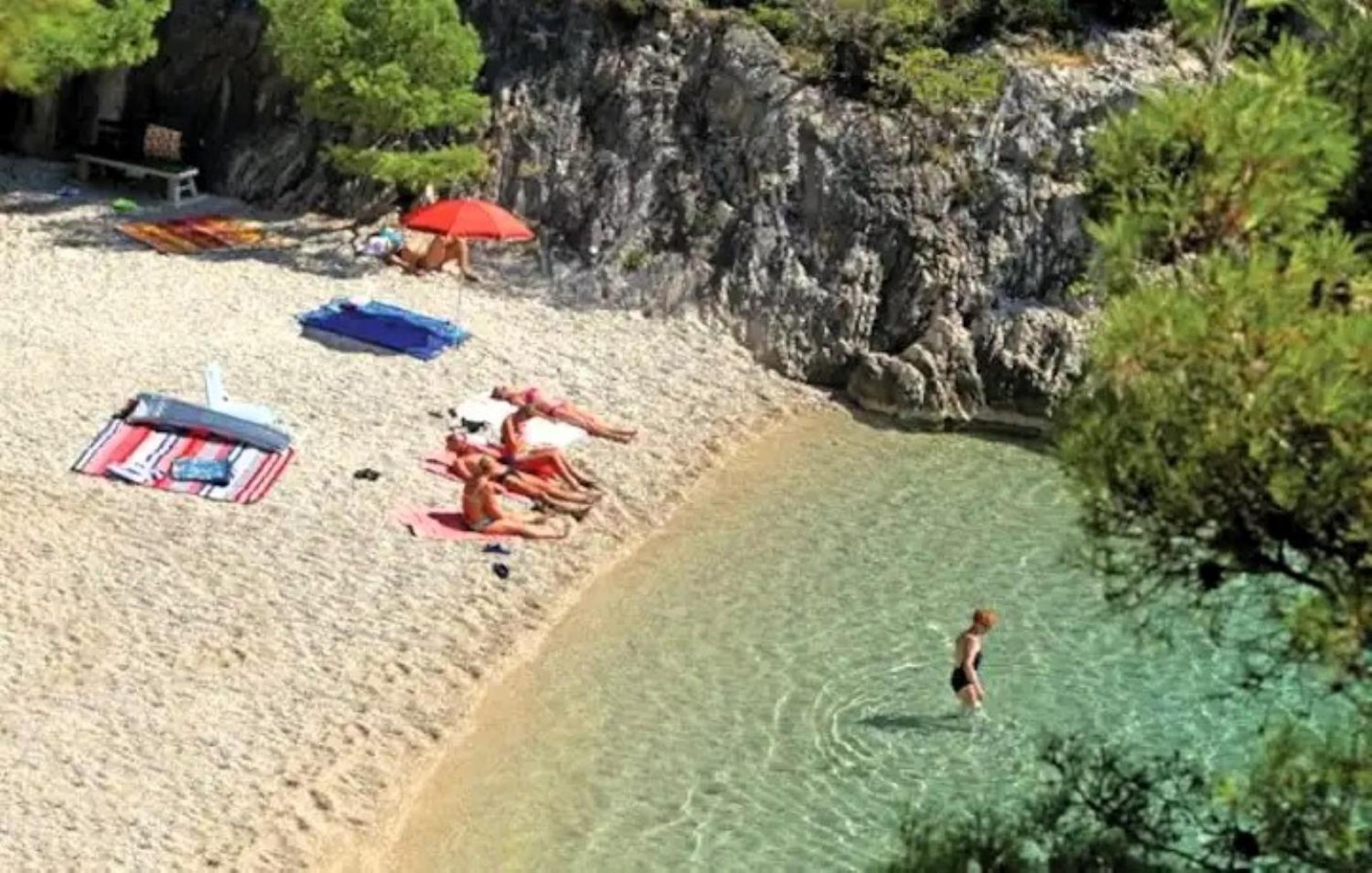 Villa Sara Family Villa with Pool and Jacuzzi Imotski Makarska Region