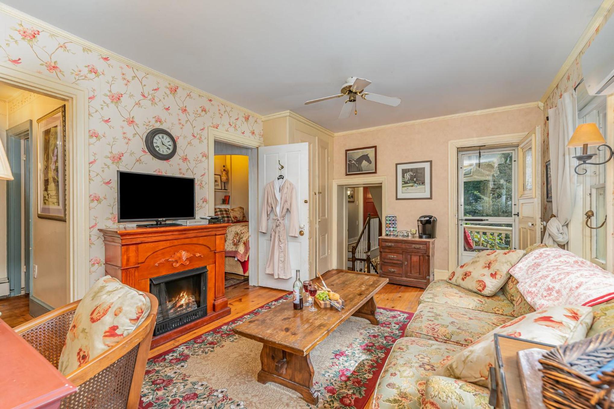 Fallen Tree Farm Bed and Breakfast