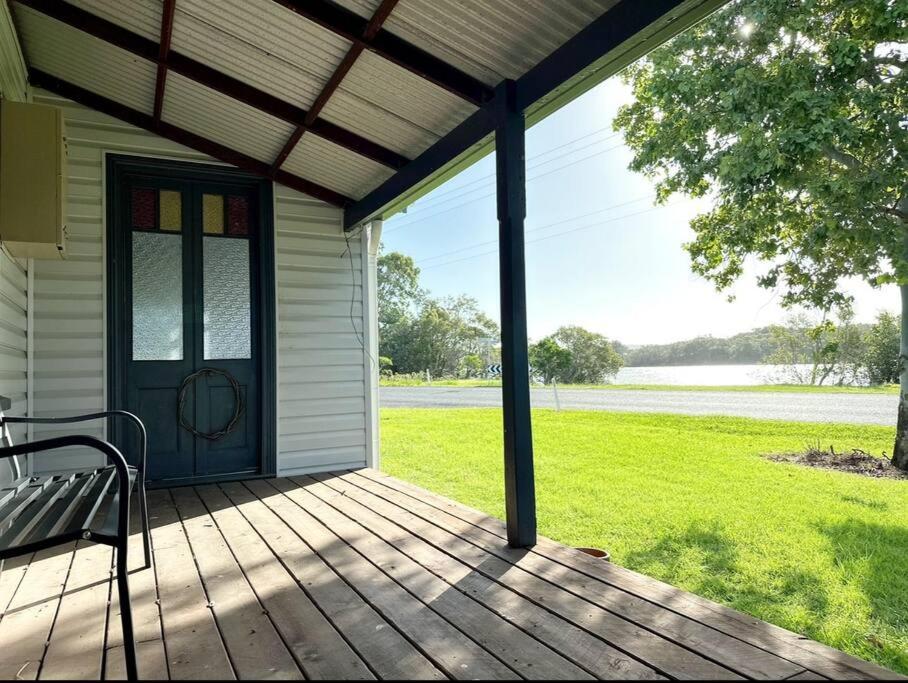 Byron Soul - Waterfront 3BR w Deck - Views