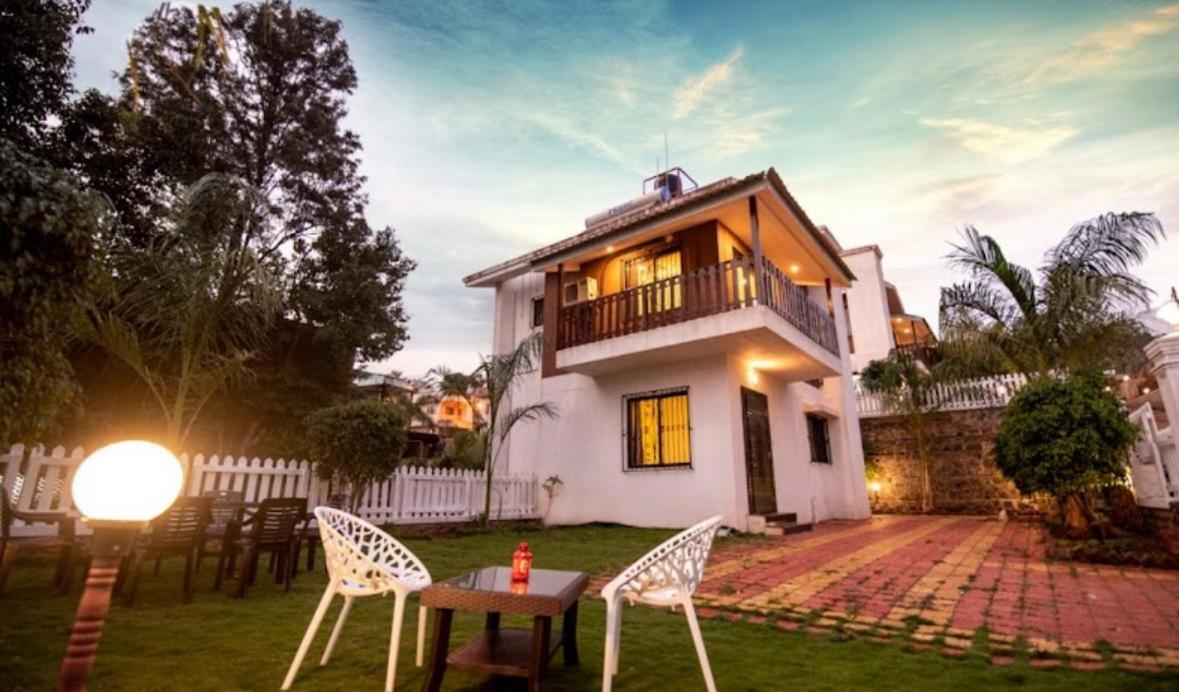 Paramount 3 AC Bedrooms Hall Garden with Lake View