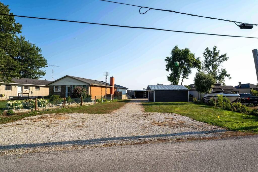 Pet Friendly Getaway, Games, Netflix, Lake Views