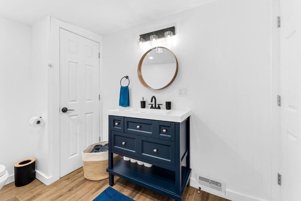 Pet Friendly Getaway, Games, Netflix, Lake Views