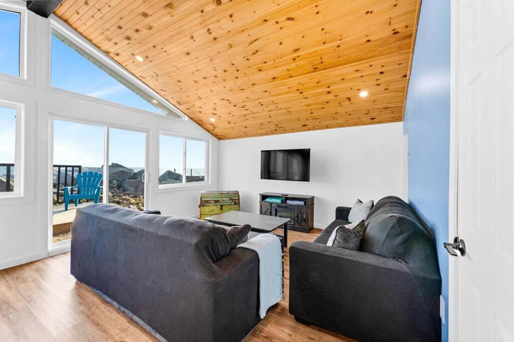 Pet Friendly Getaway, Games, Netflix, Lake Views