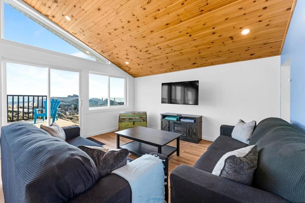 Pet Friendly Getaway, Games, Netflix, Lake Views