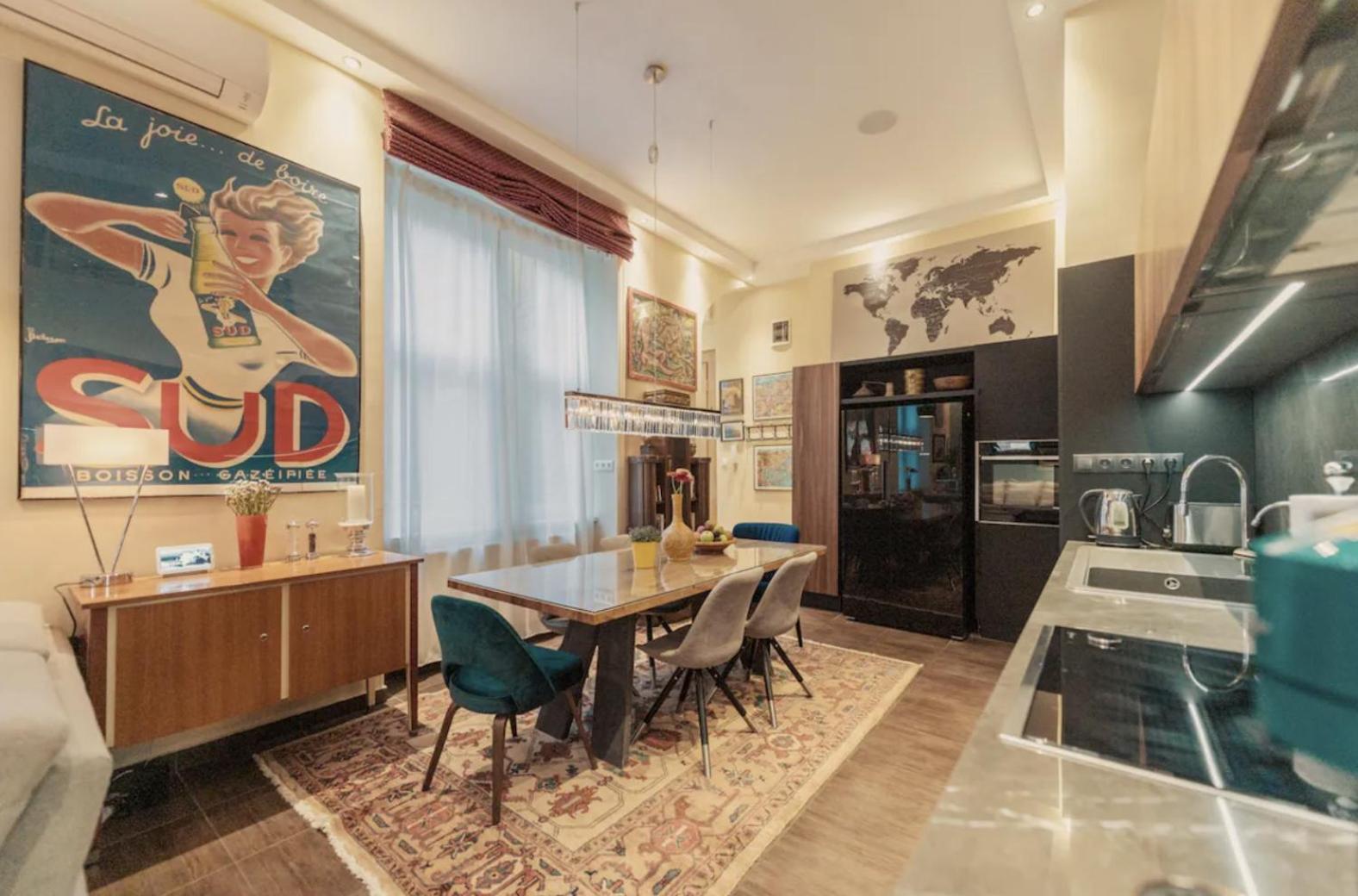 Luxury Apartment by Hi5- The Actor's Den view 2