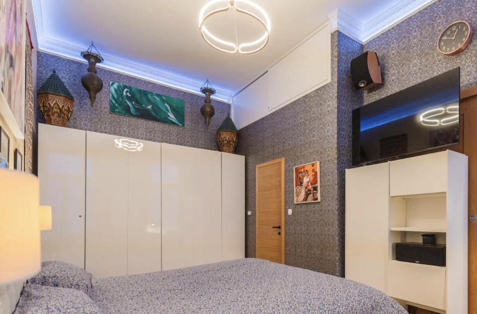 Luxury Apartment by Hi5- The Actor's Den view 3