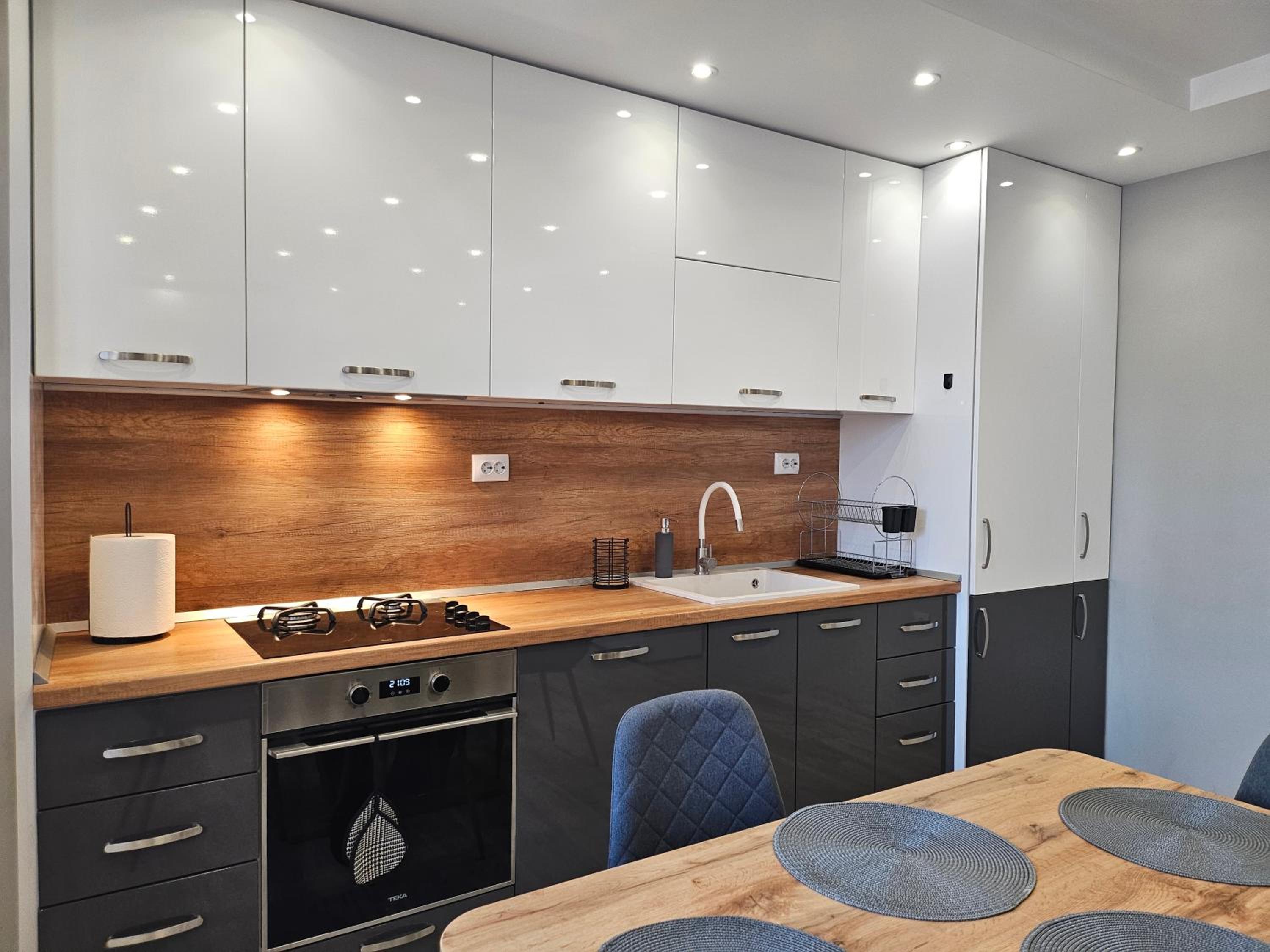Boutique apartment yellow 1