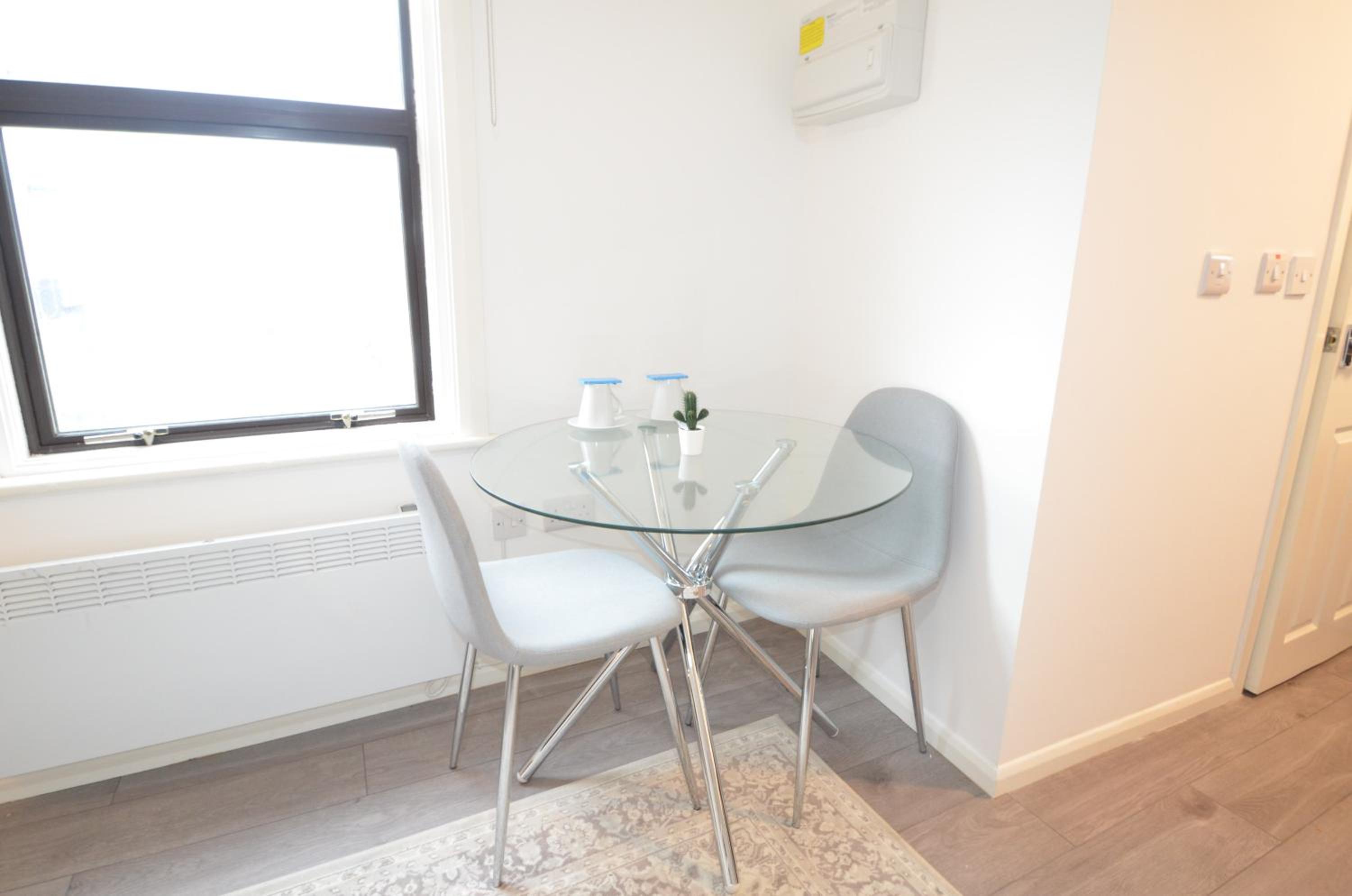 Hackney E5 - Perfect for Couples getaway