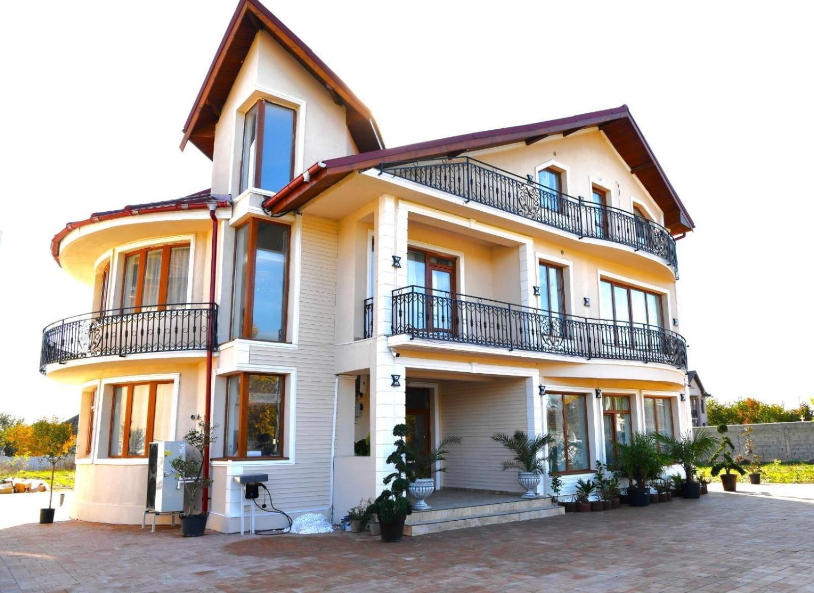 Hotel Pensiune la Cantonament - Image 1