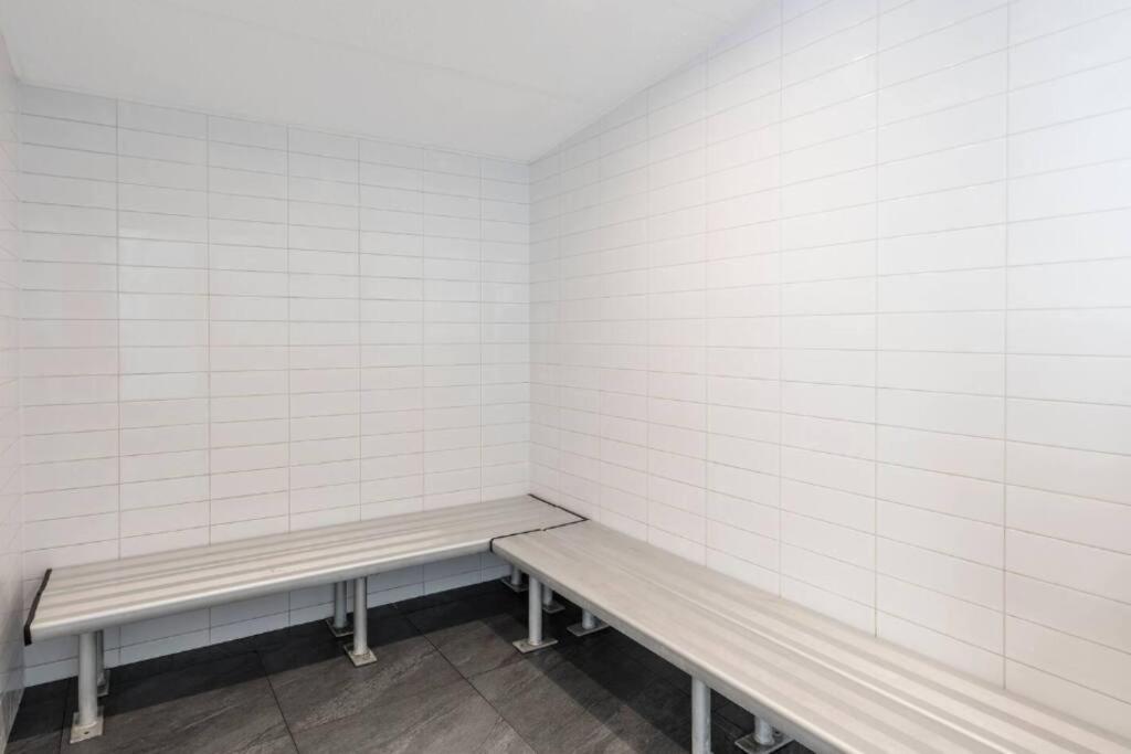 Luxury 2BR apartment in the heart of CBD