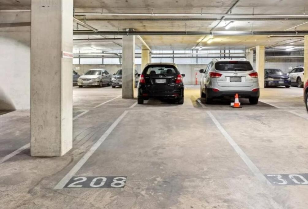 Luxury 2BR apartment in the heart of CBD