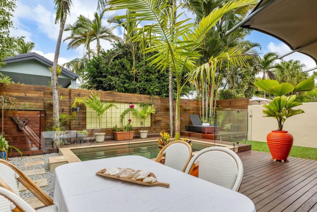 Hotel Melaleuca Villa with Private Pool - Image 1